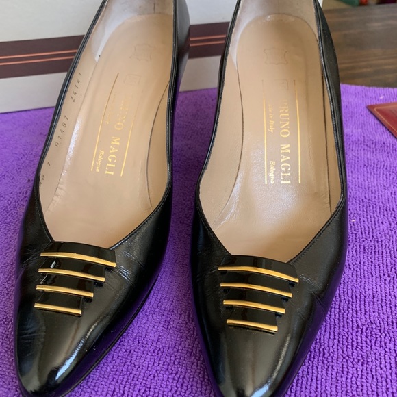 Vintage Bruno Magli Heels Bl patent/ Gold  7A/AA - Picture 2 of 7